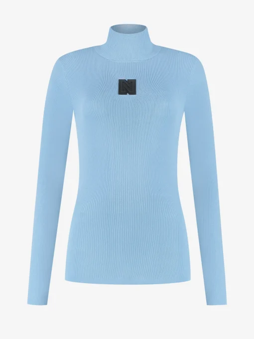 Aansluitende top met logo patch en col